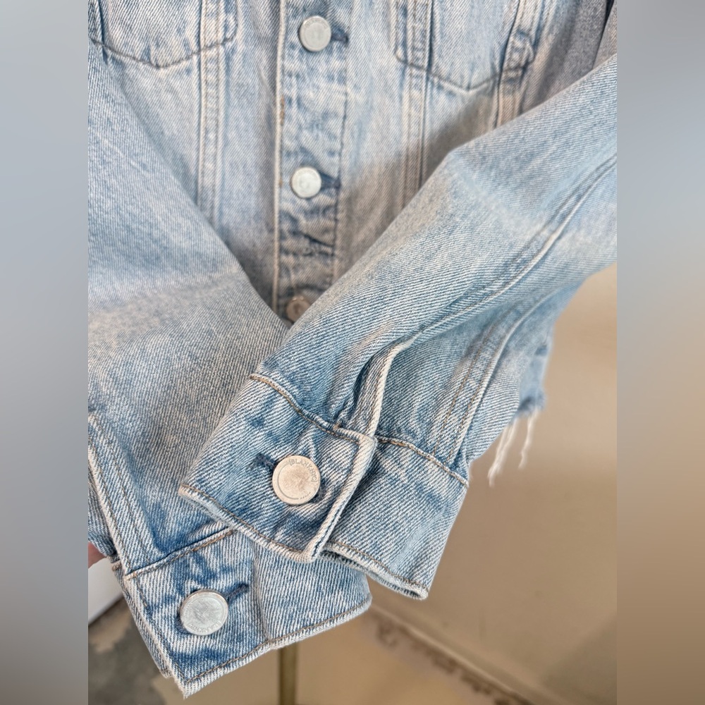 Blank NYC Light Blue Distressed Denim Jacket - Size Large - Picture 10 of 12